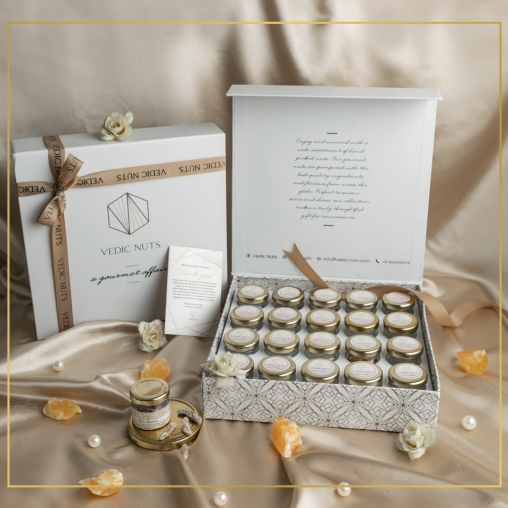 The Pearl Collection Hamper